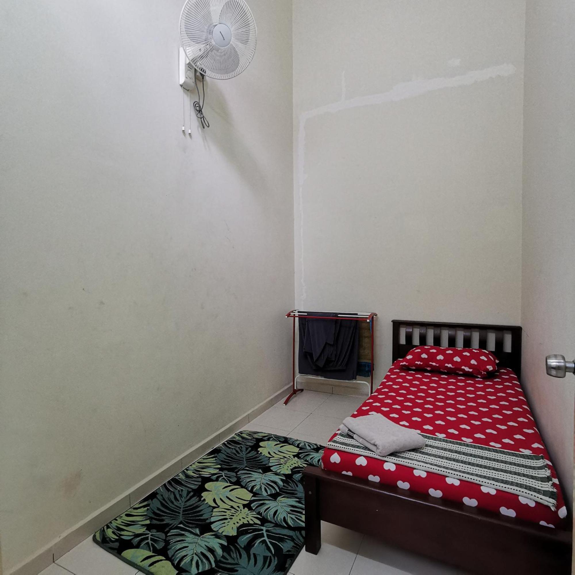 Homestay Murah Melaka Melayu Sahaja Exterior photo